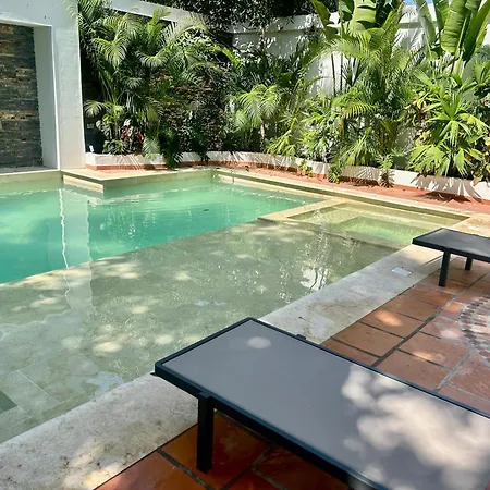 Habitación en casa particular Elegante En Casa Con Piscina Y Jacuzzi - 4