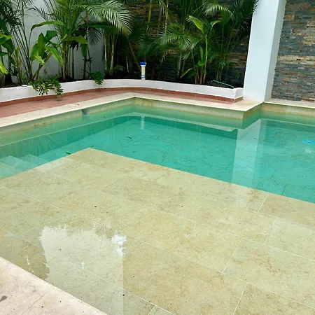 Elegante En Casa Con Piscina Y Jacuzzi - 4 Habitación en casa particular